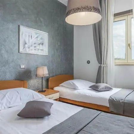 Beautiful Home In Koromacno-Brovinje Casa vacanze