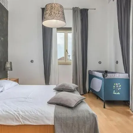 Casa vacanze Beautiful Home In Koromacno-Brovinje *